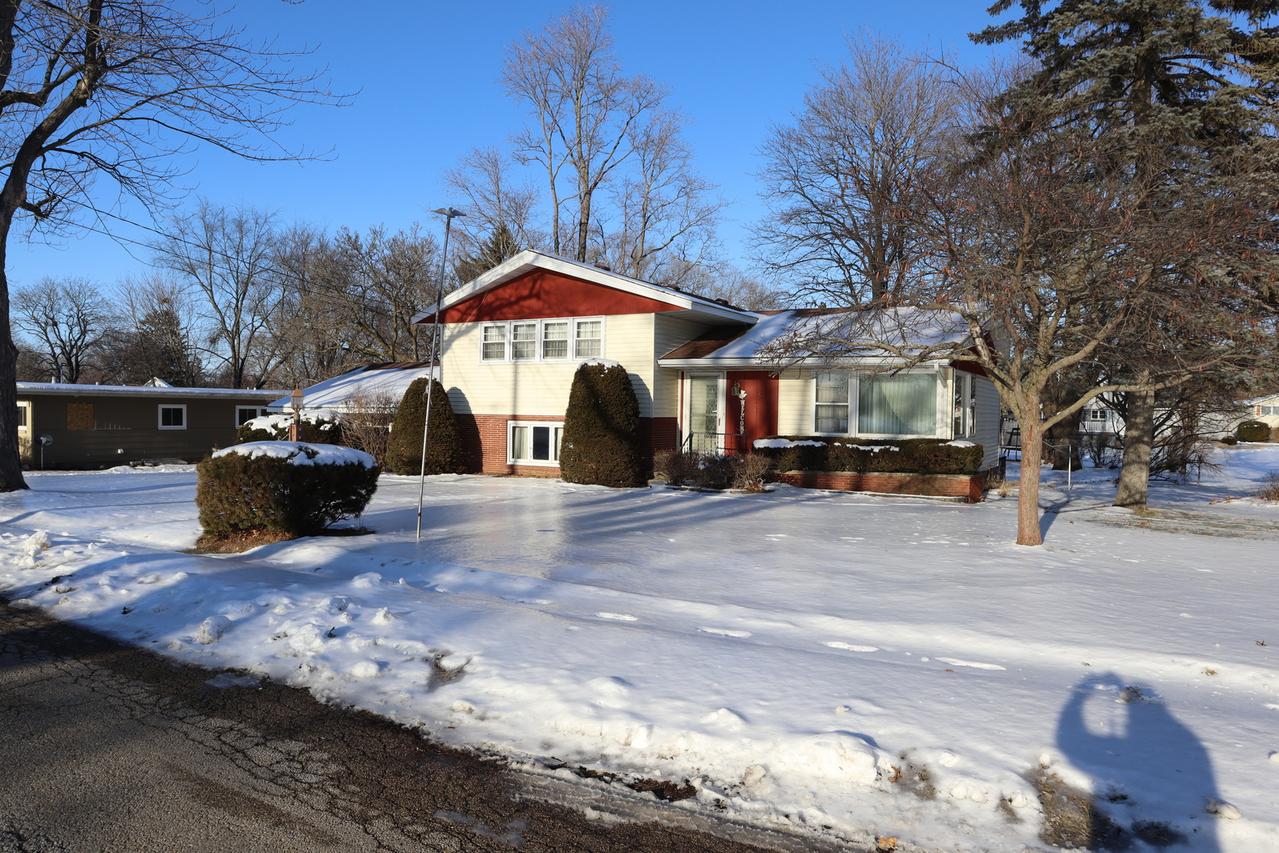 215 E Walnut St., Walnut, IL 61376