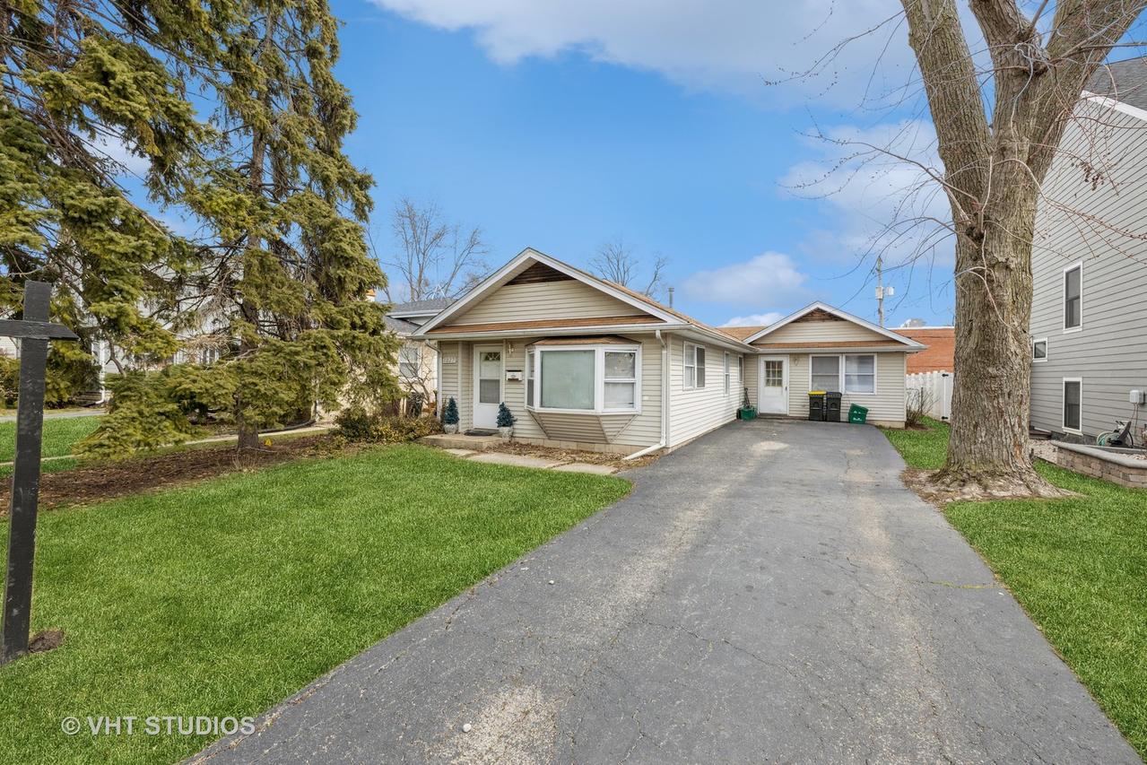 1027 S Madison Ave., La Grange, IL 60525