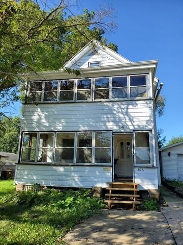 306 N Foley Ave., Freeport, IL 61032