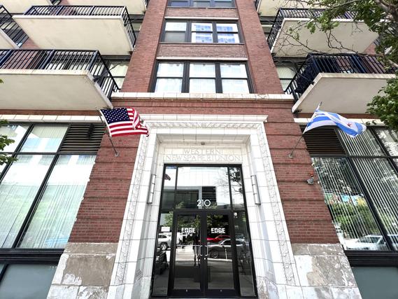 210 S Desplaines St. #1409, Chicago, IL 60661