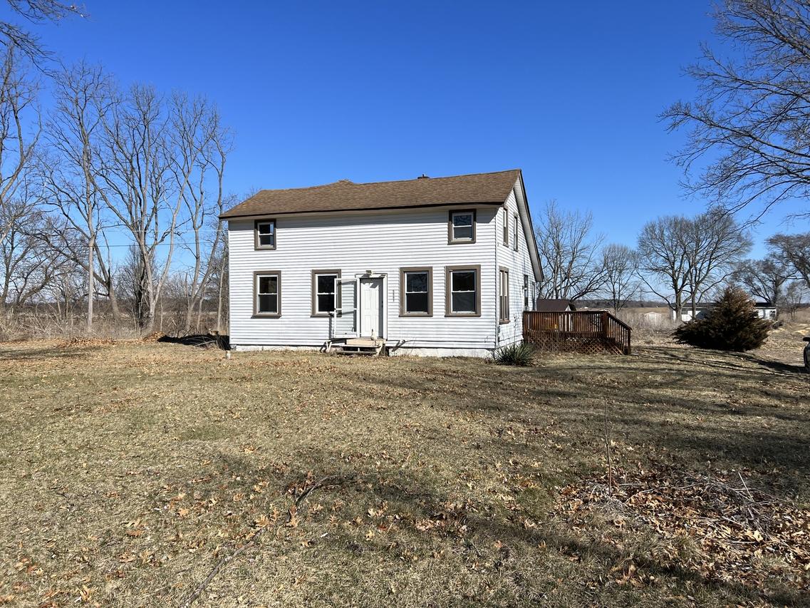 5597 E Boy Scout Rd., St. Anne, IL 60964