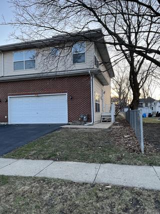 409 N Seminary Ave., Woodstock, IL 60098