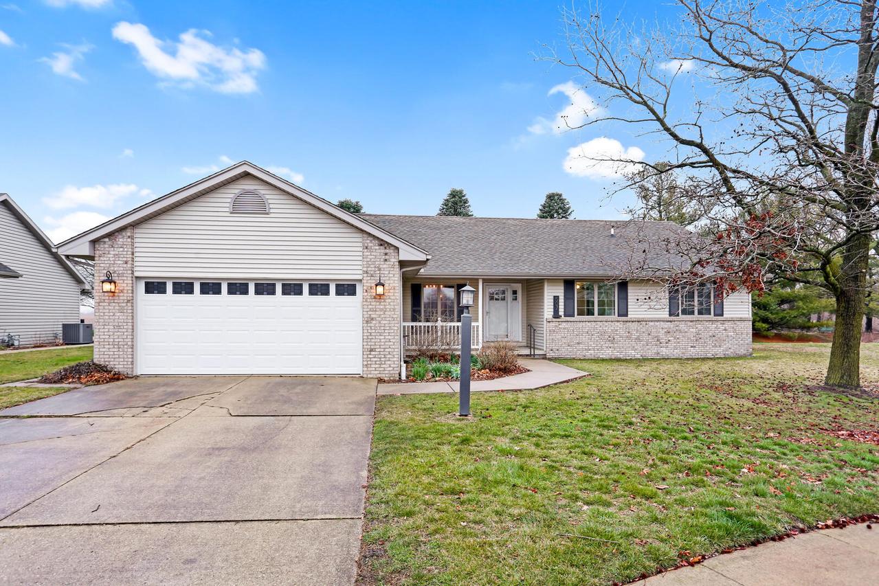 507 Cushing Dr., Savoy, IL 61874