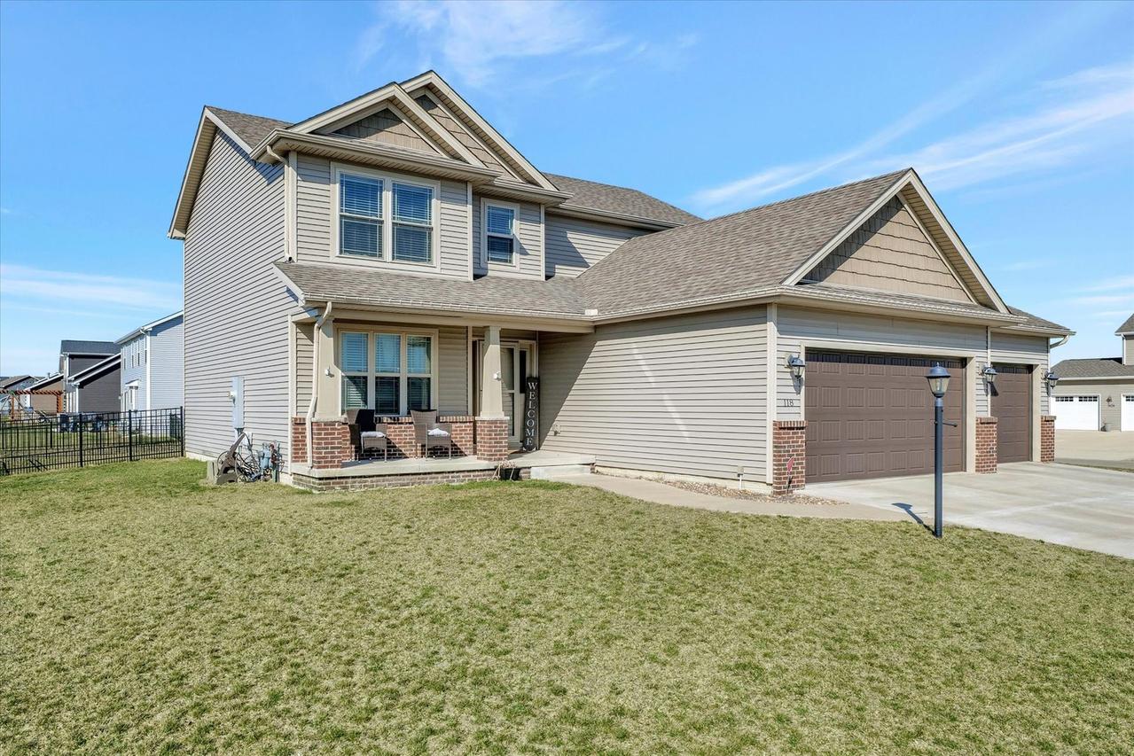 118 Astoria Dr., Savoy, IL 61874