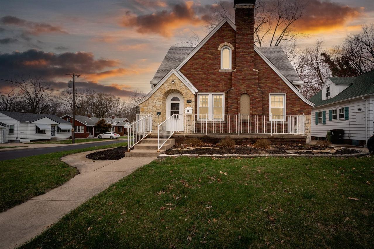 306 E Embert Pl., Peoria, IL 61603