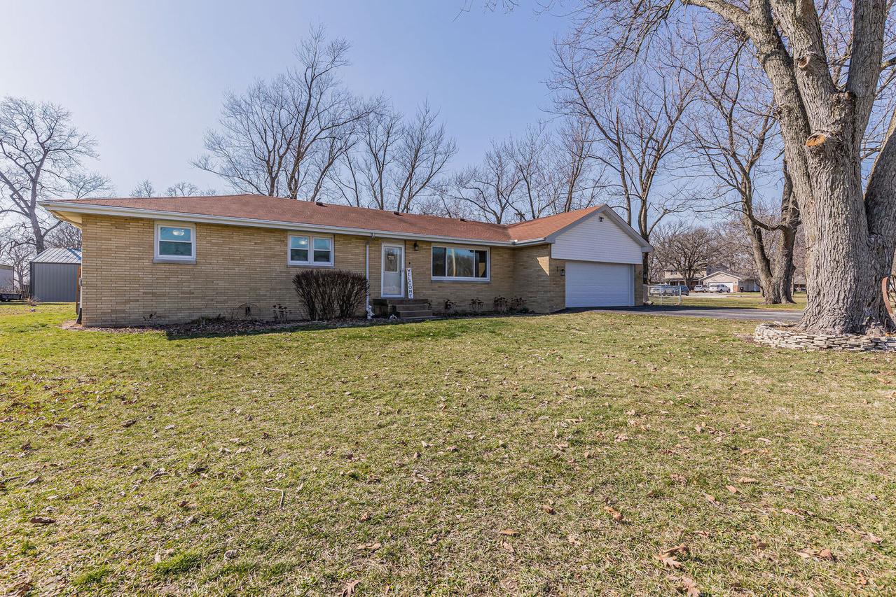 2801 Cr 600 E, Fisher, IL 61843