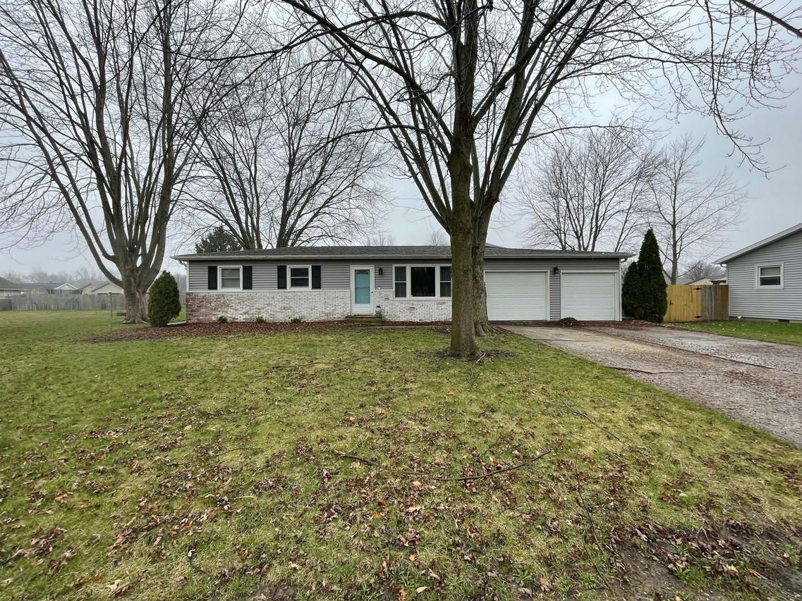 405 Park Cir., St. Joseph, IL 61873