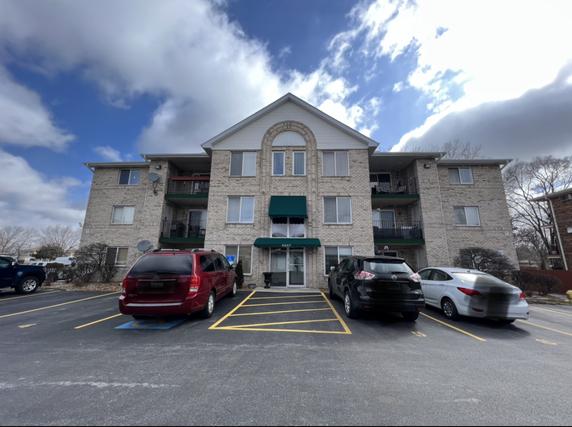 9007 S Roberts Rd. #3A, Hickory Hills, IL 60457