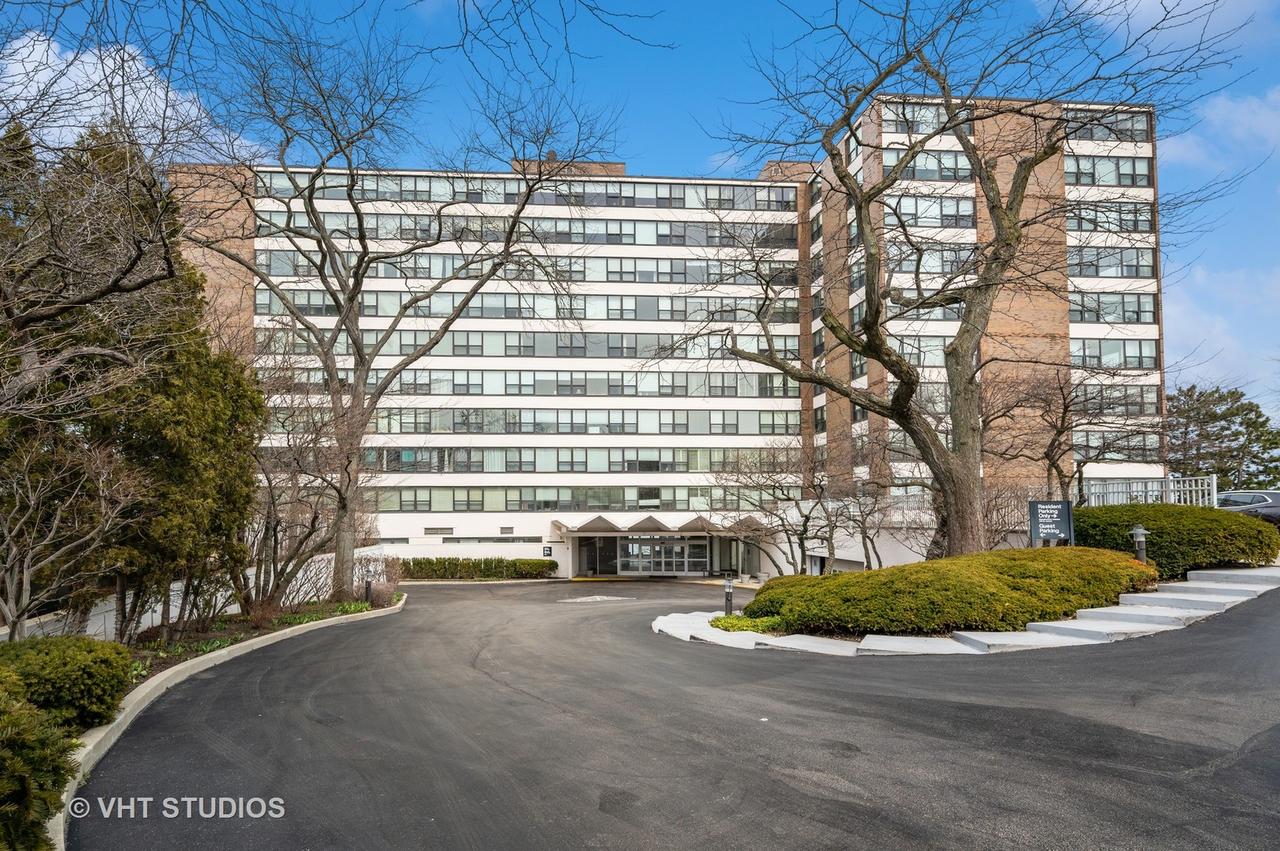 1616 Sheridan Rd. #10C, Wilmette, IL 60091
