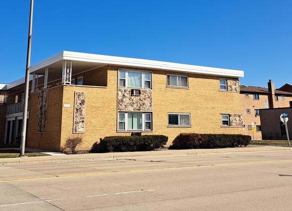 4751 25th Ave. #7, Schiller Park, IL 60176