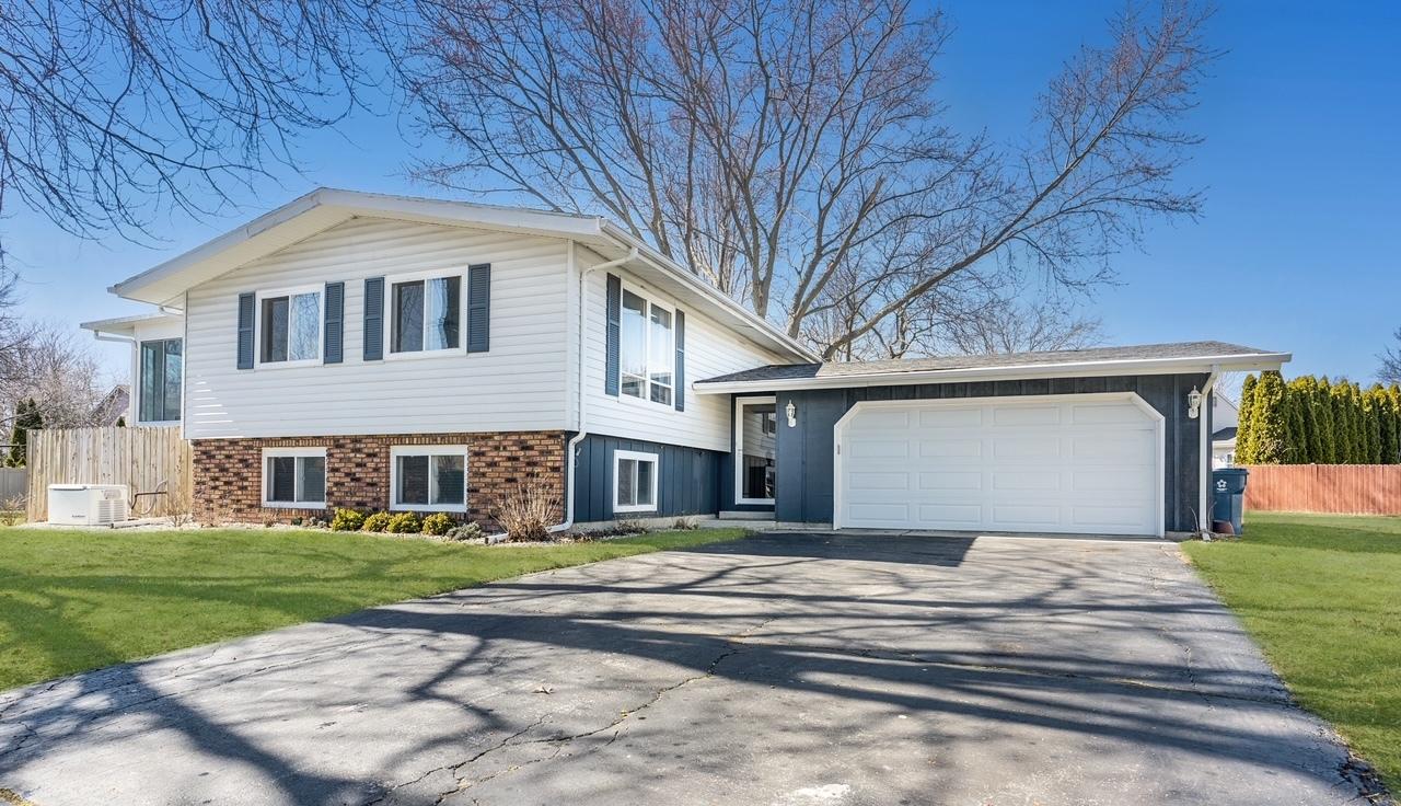 291 Essex Ct., Bourbonnais, IL 60914