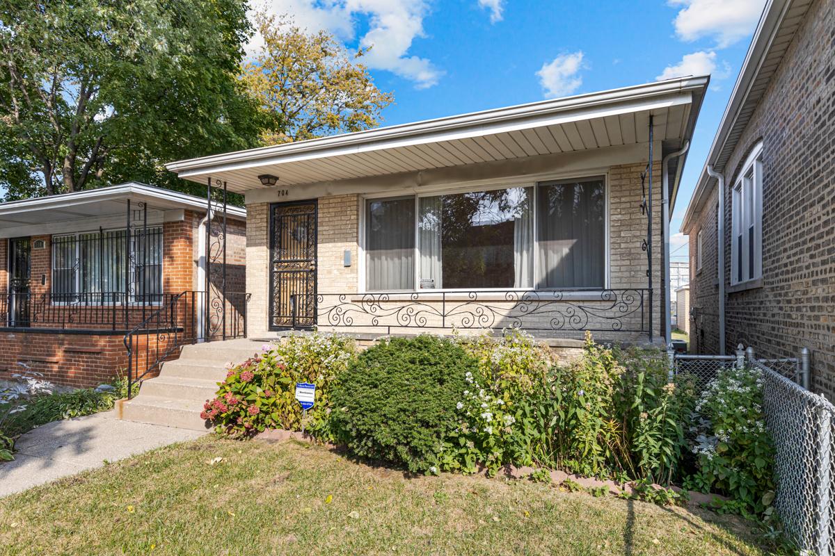 704 E 87th Pl., Chicago, IL 60619