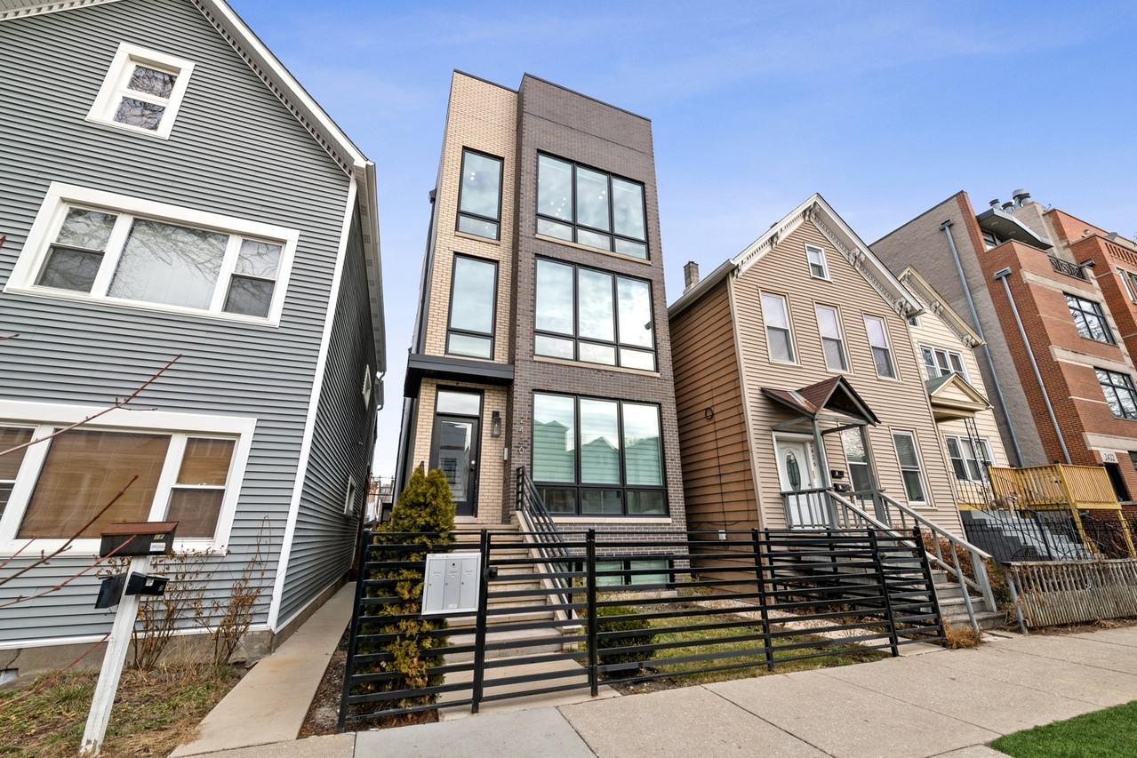2430 W Moffat St. #3, Chicago, IL 60647