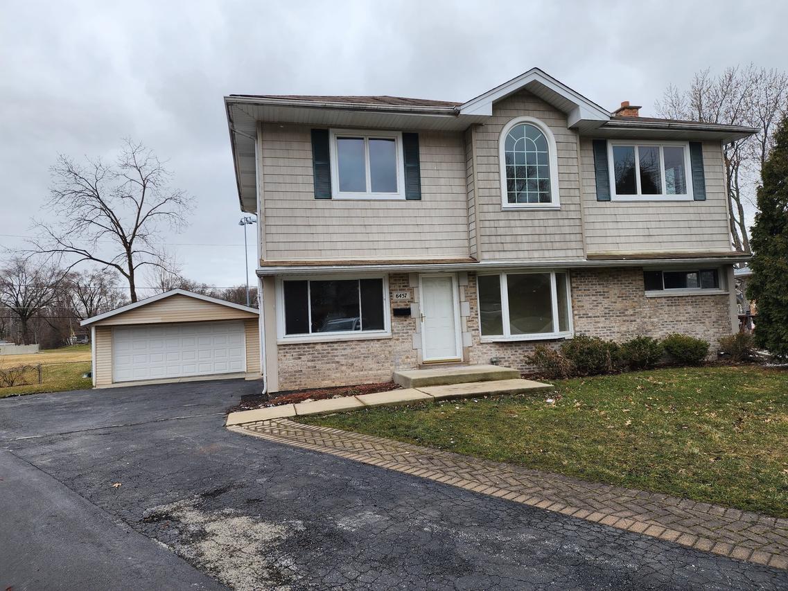 6457 Parkside Dr., Tinley Park, IL 60477