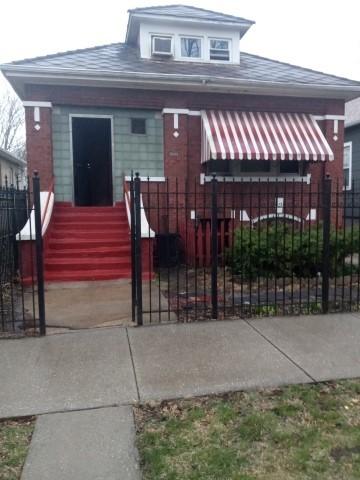 8443 S Manistee Ave., Chicago, IL 60617