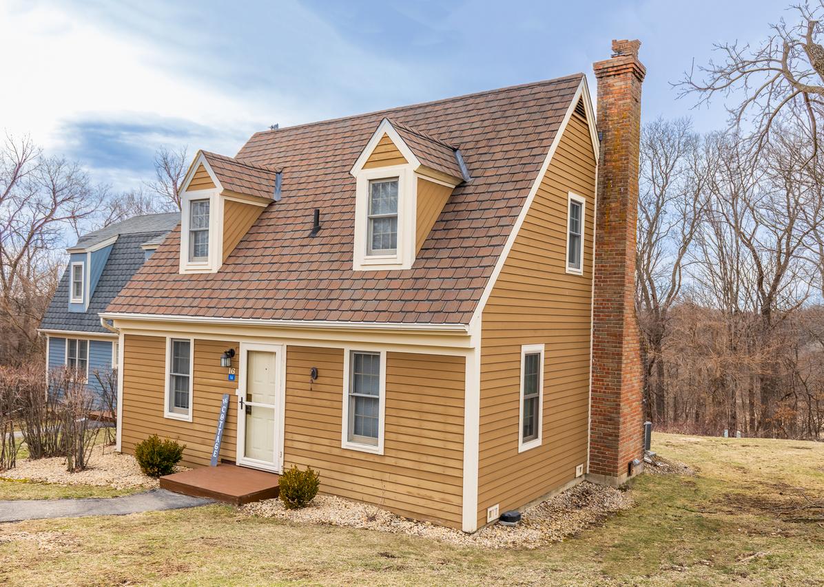 16 Settler Ln., Galena, IL 61036