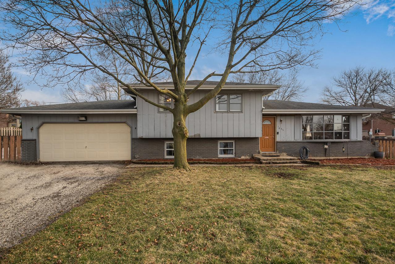 1045 Norfolk St., Downers Grove, IL 60516