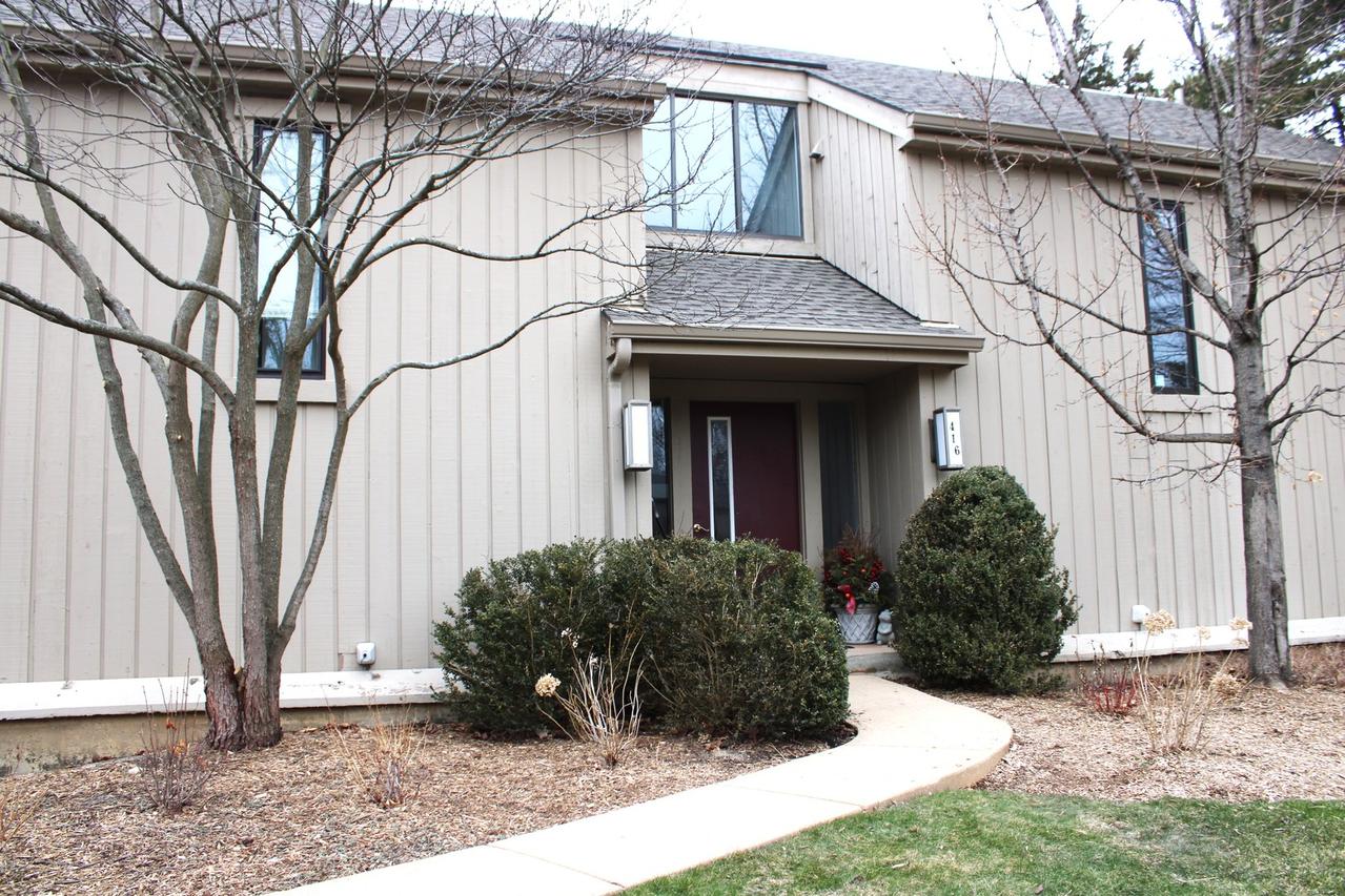 416 Old Barn Road Rd. #B, Lake Barrington, IL 60010
