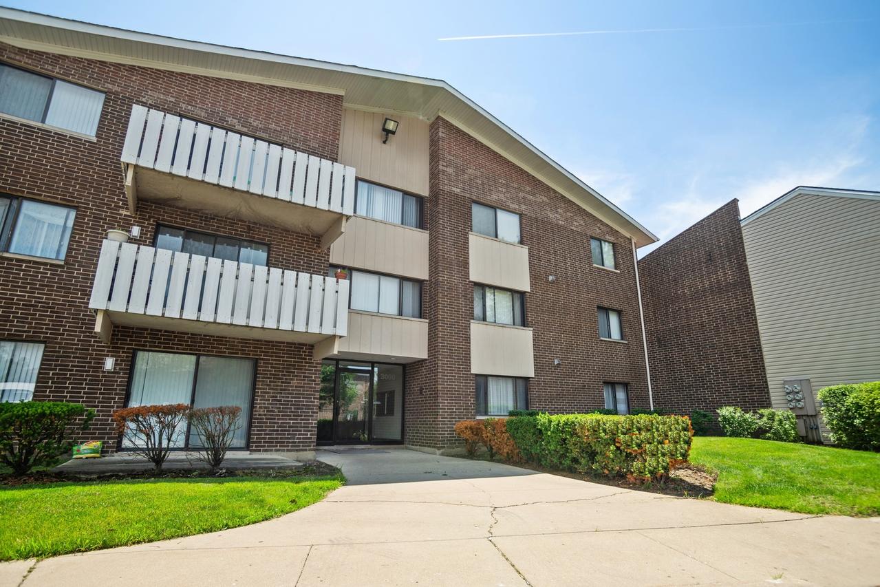 3000 Bayside Dr. #210, Palatine, IL 60074