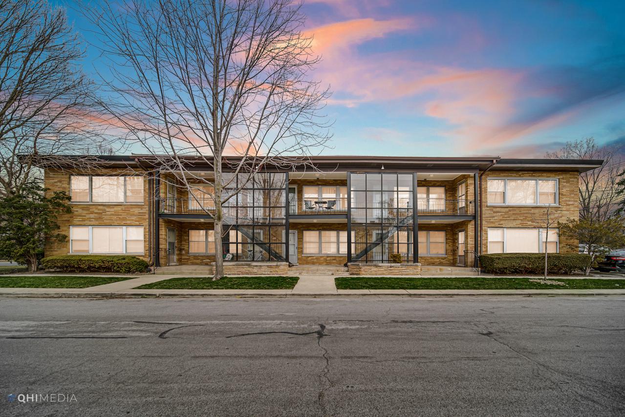 1301 N Harlem Ave. #8, Oak Park, IL 60302