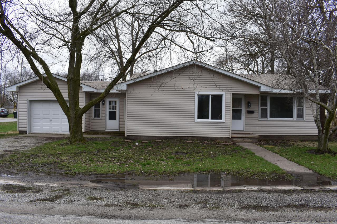 214 S Elm St., Arcola, IL 61910