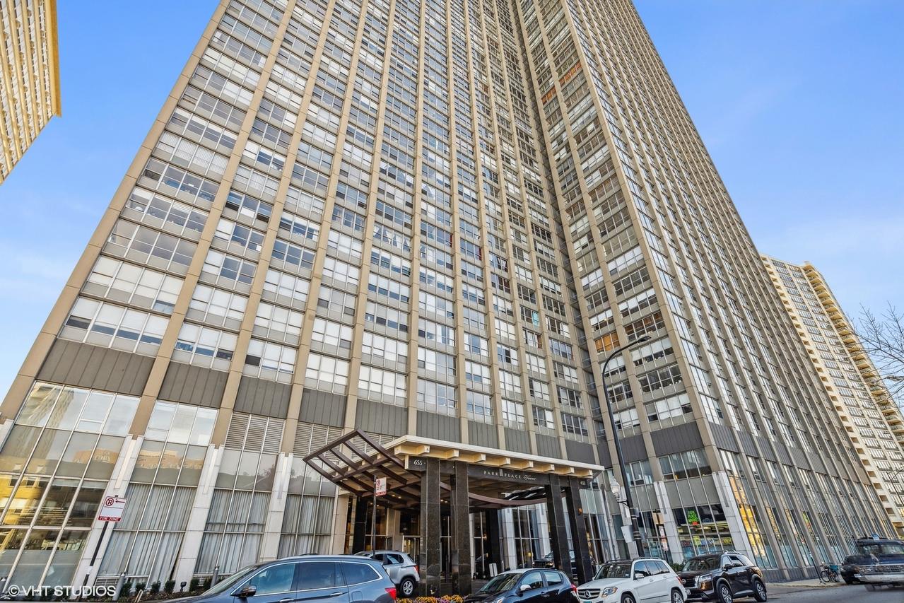 655 W Irving Park Rd. #1912, Chicago, IL 60613