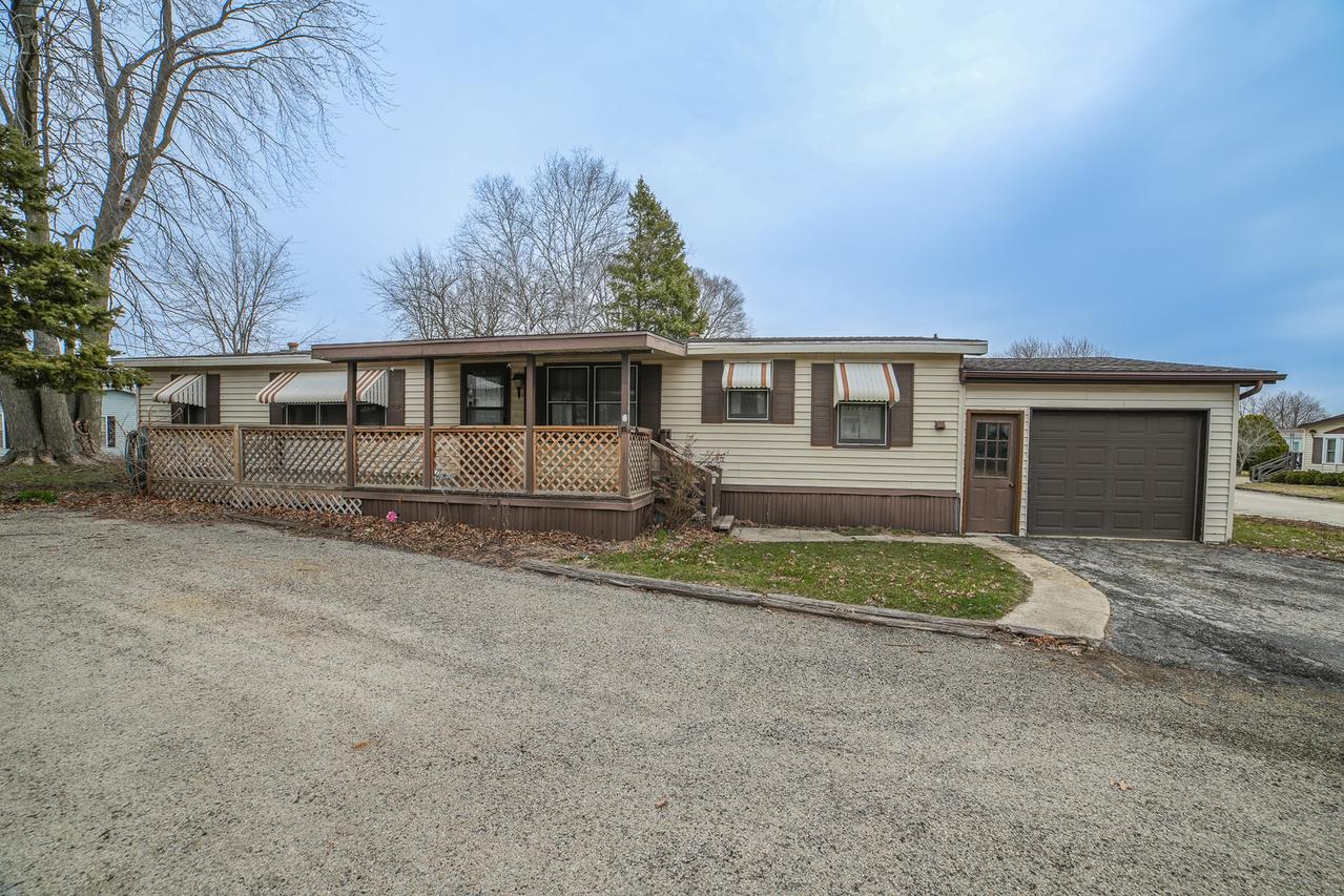144 Maple Ln., Manteno, IL 60950