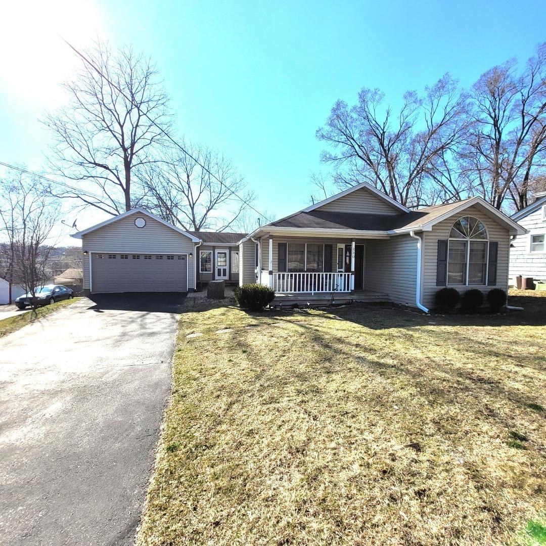 220 Fulton St., South Elgin, IL 60177