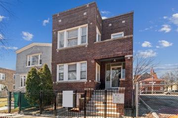 852 N Central Park Ave., Chicago, IL 60651
