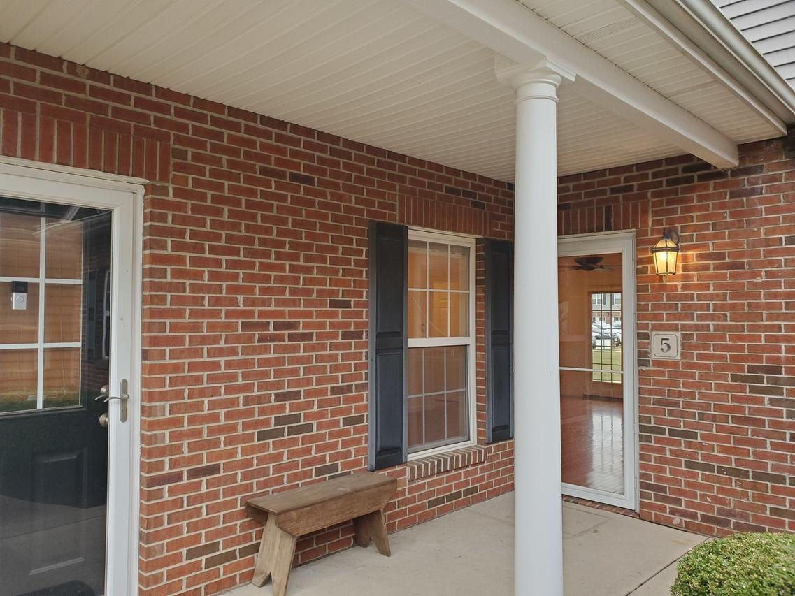 103 Portsmouth Ln. #5, Savoy, IL 61874