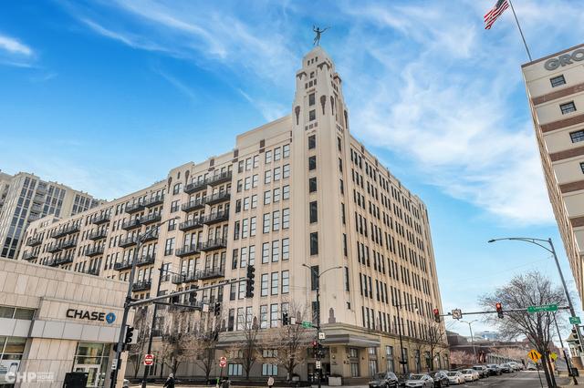758 N Larrabee St. #211, Chicago, IL 60654