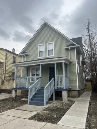 48 E 154th St., Harvey, IL 60426