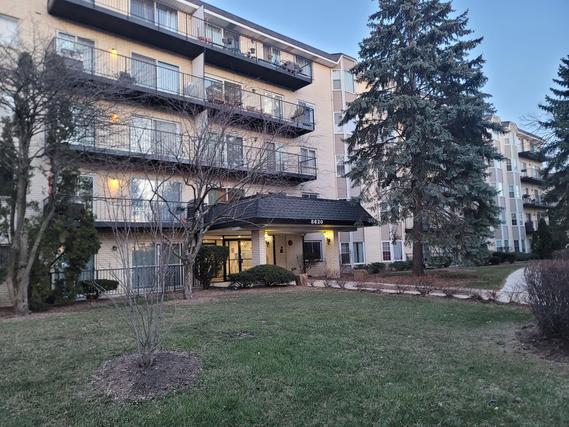 8620 Waukegan Rd. #209, Morton Grove, IL 60053