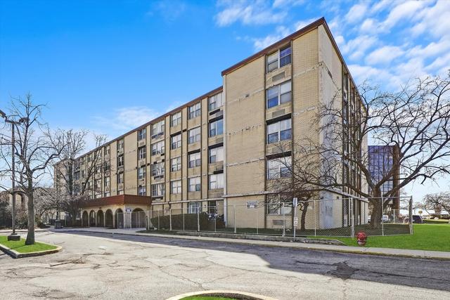 4351 W 76th St. #C1-302, Chicago, IL 60652