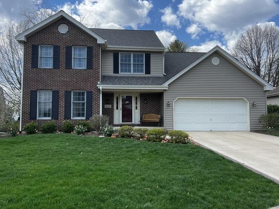396 Colonial Cir., Geneva, IL 60134