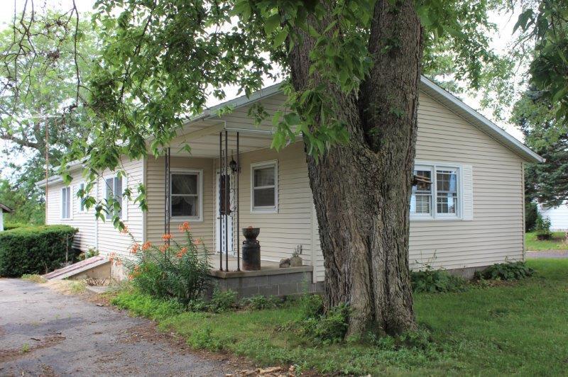 10211 Main St., Fenton, IL 61251