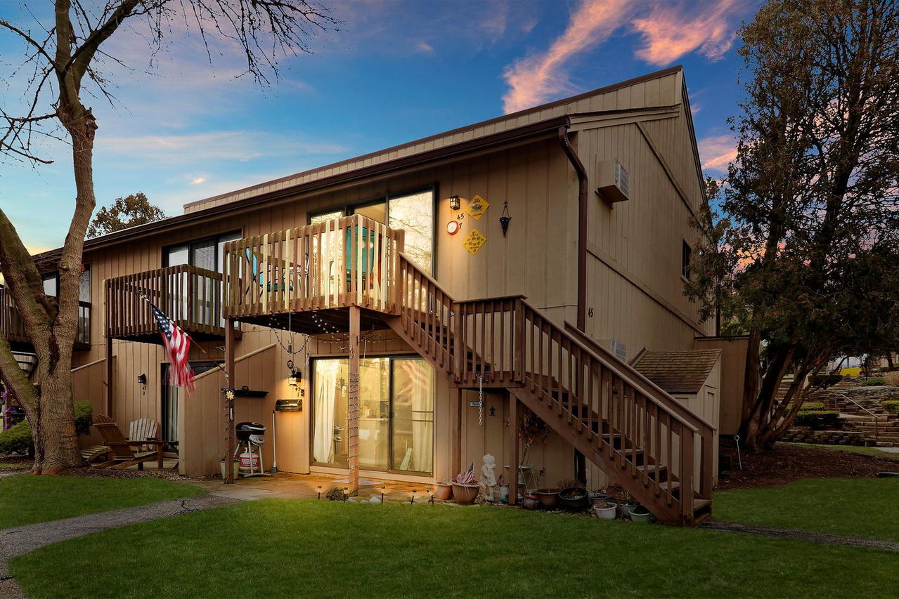 45 Nassau Colony #7, Fox Lake, IL 60020