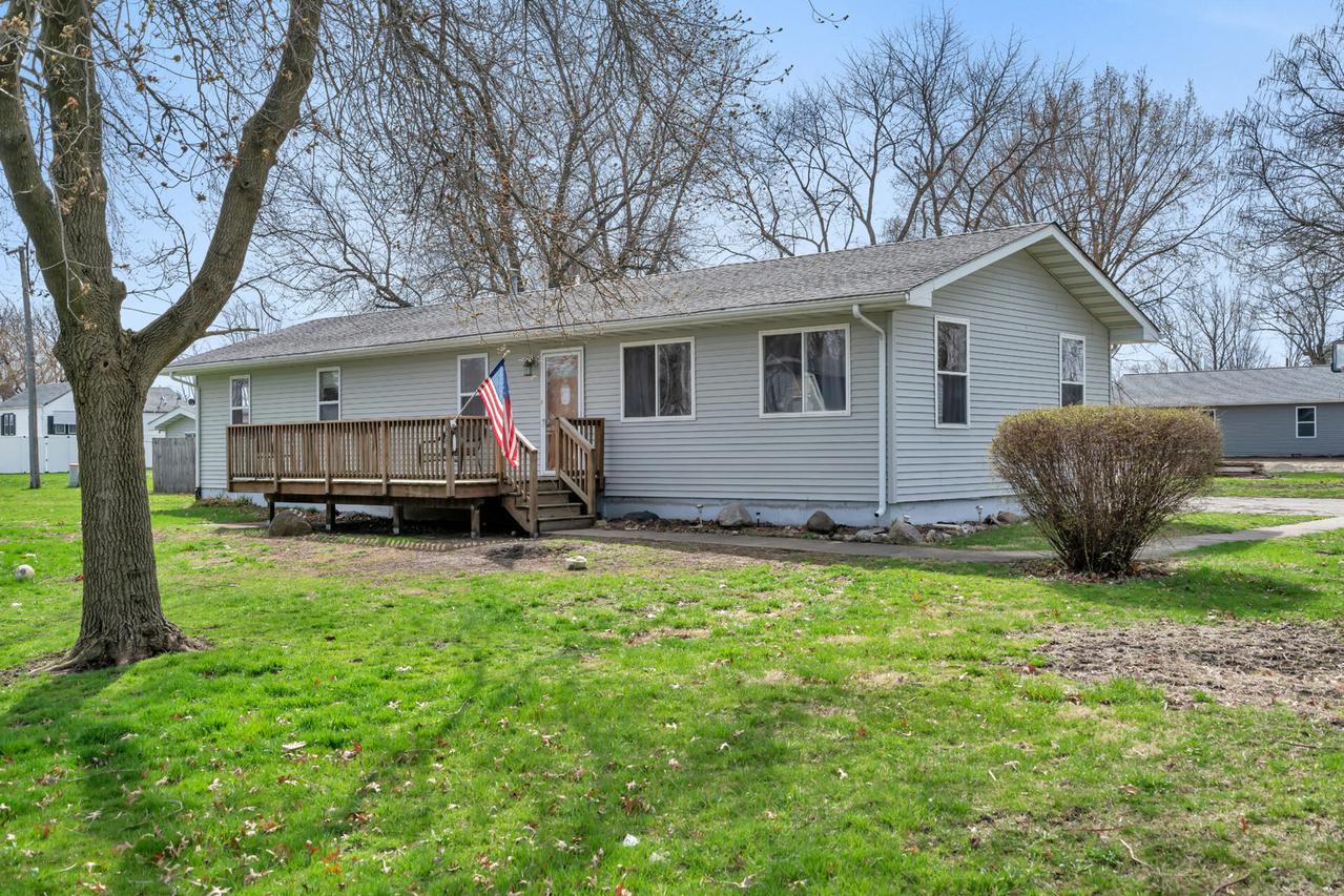 685 W Perry St., Carbon Hill, IL 60416