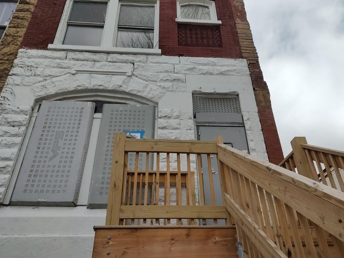 2430 W Jackson Blvd., Chicago, IL 60612
