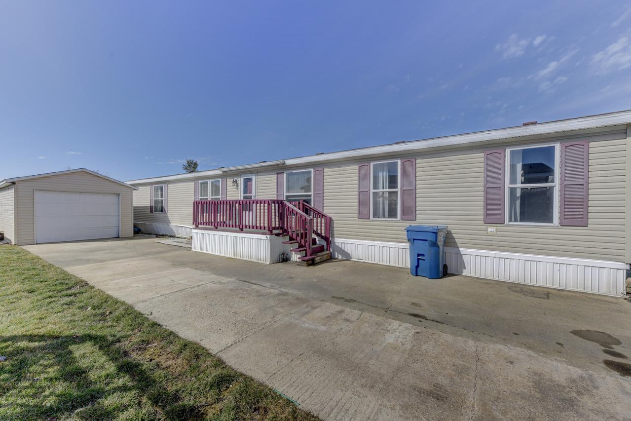 62 Saint Michaels Dr., Bourbonnais, IL 60914