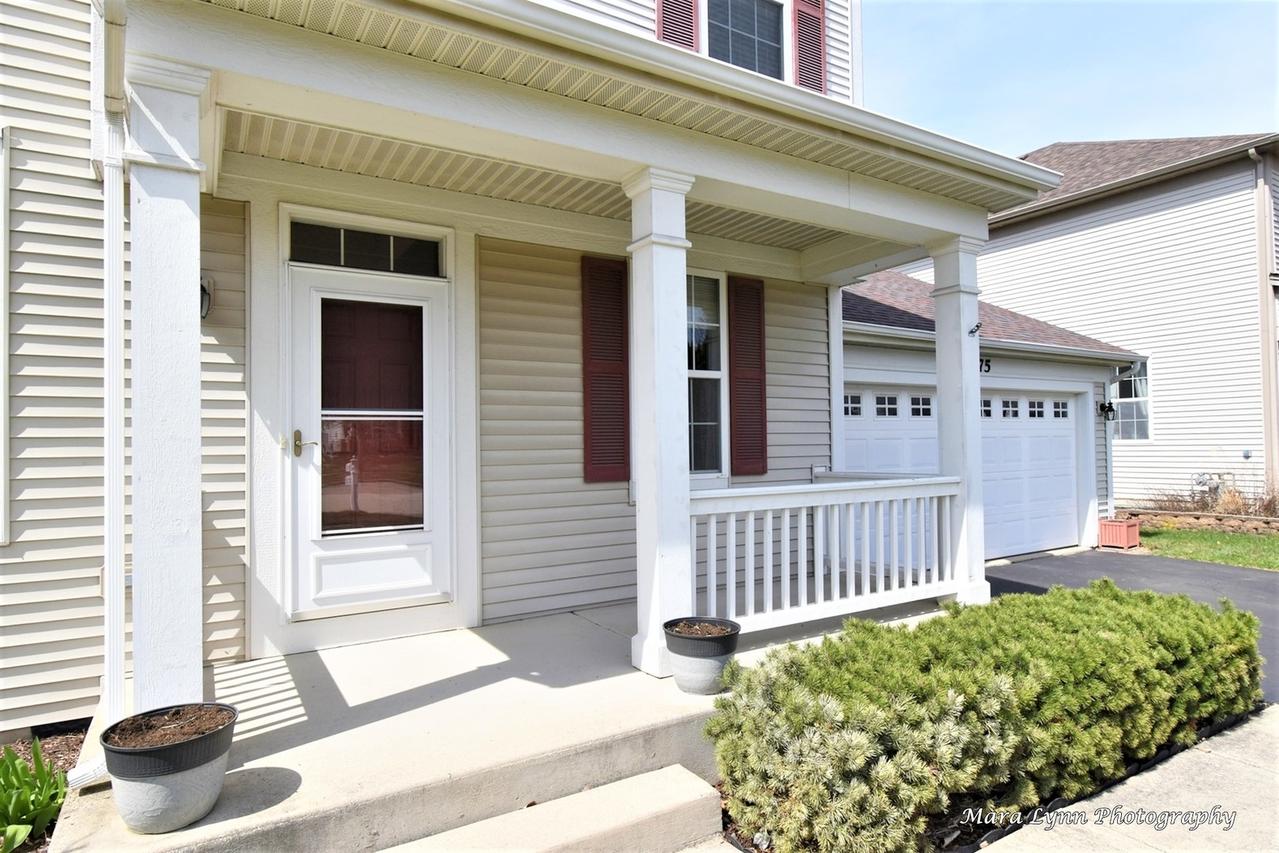 275 Valley View Dr., St. Charles, IL 60175