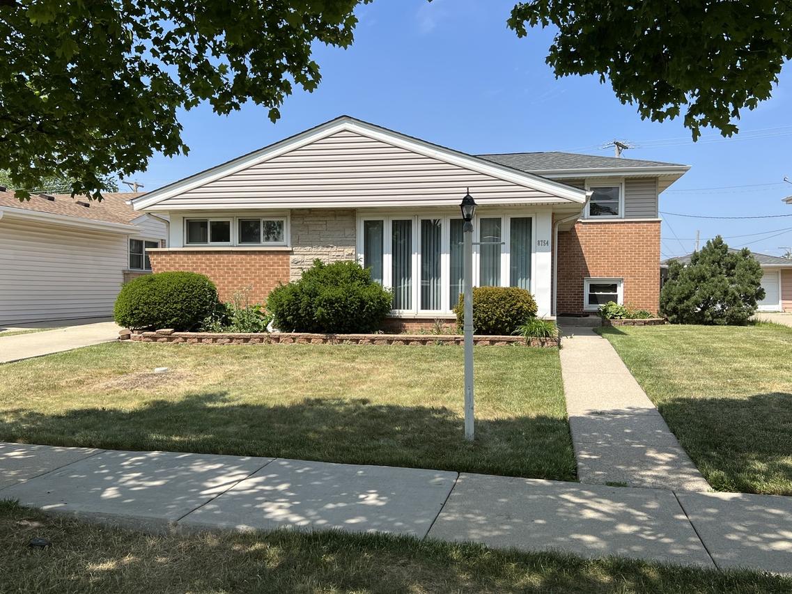 8754 N Osceola Ave., Niles, IL 60714