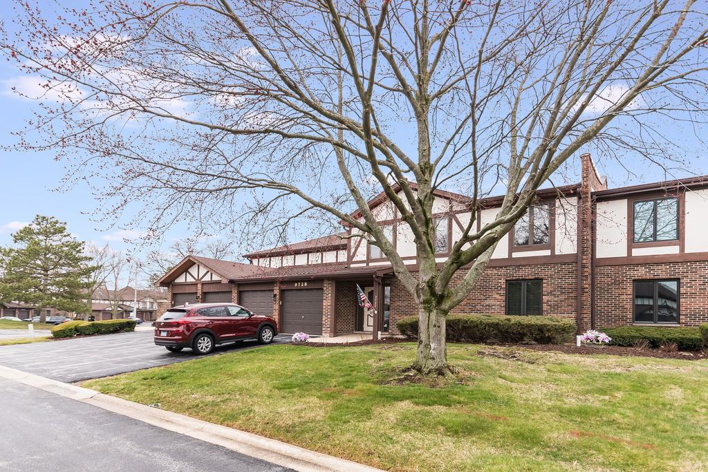 9728 Mill Ct. #E2, Palos Park, IL 60464