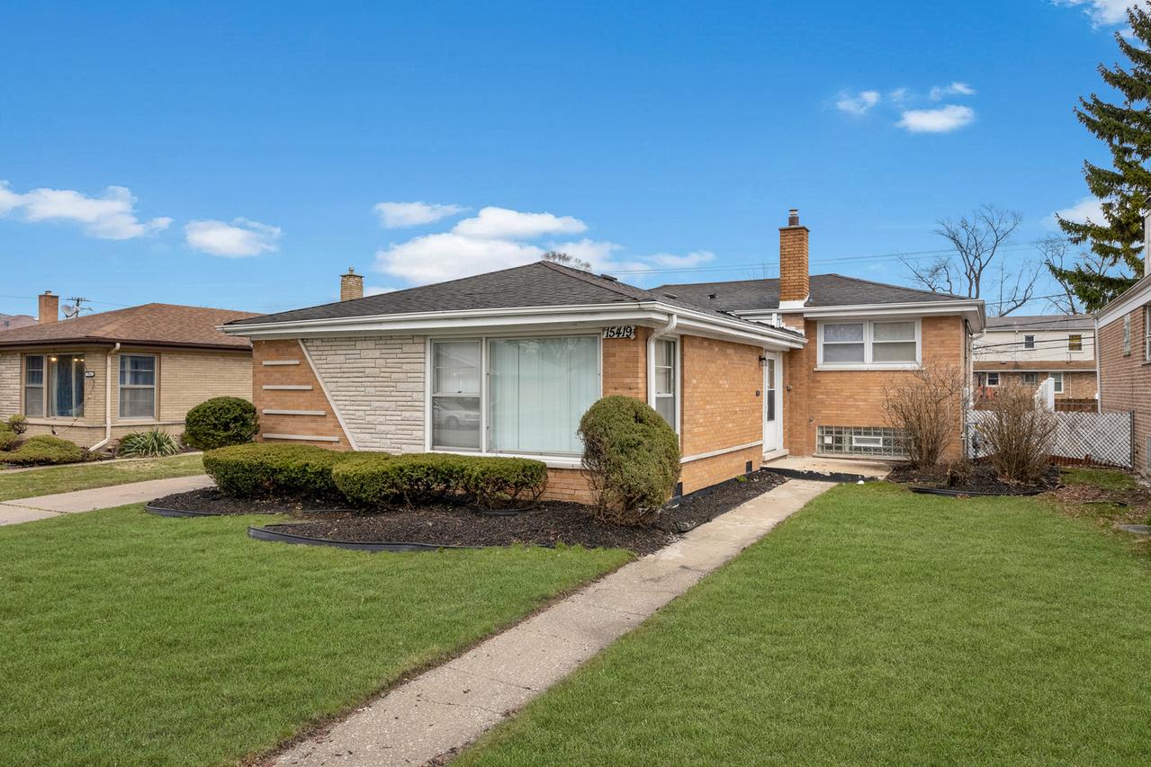 15419 University Ave., Dolton, IL 60419