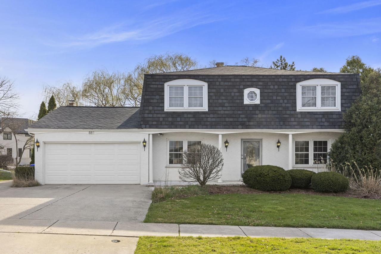 881 Marston Ct., Glen Ellyn, IL 60137