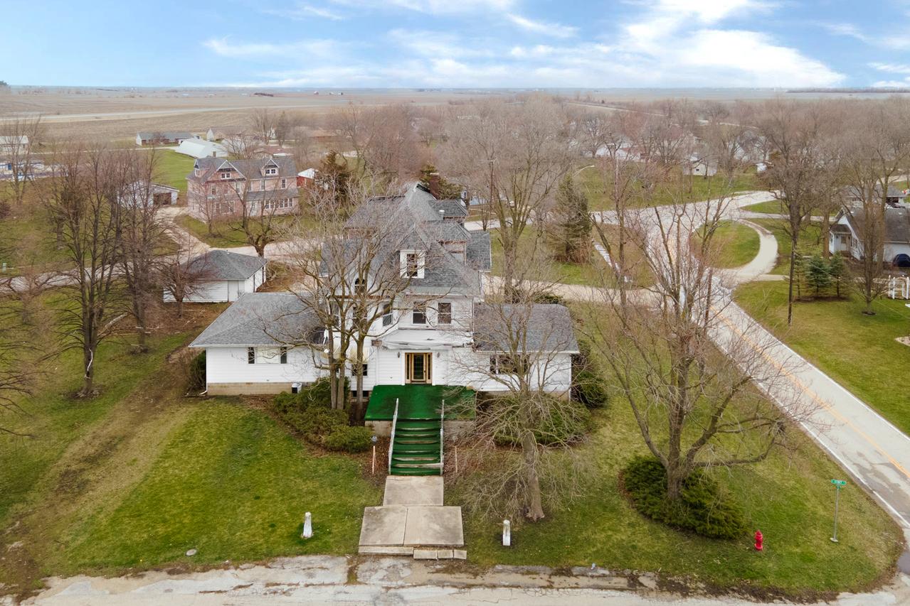 300 W Henry St., Odell, IL 60460