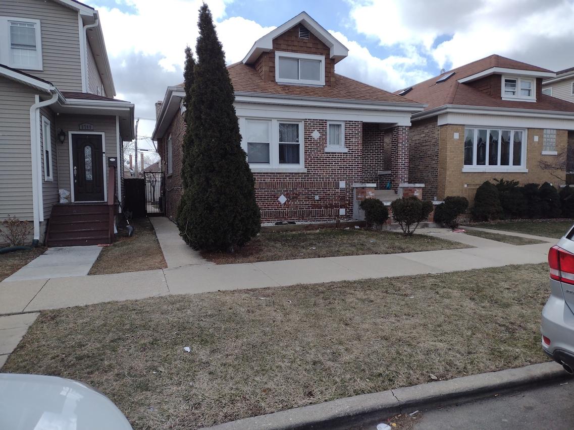 5713 W Henderson St., Chicago, IL 60634