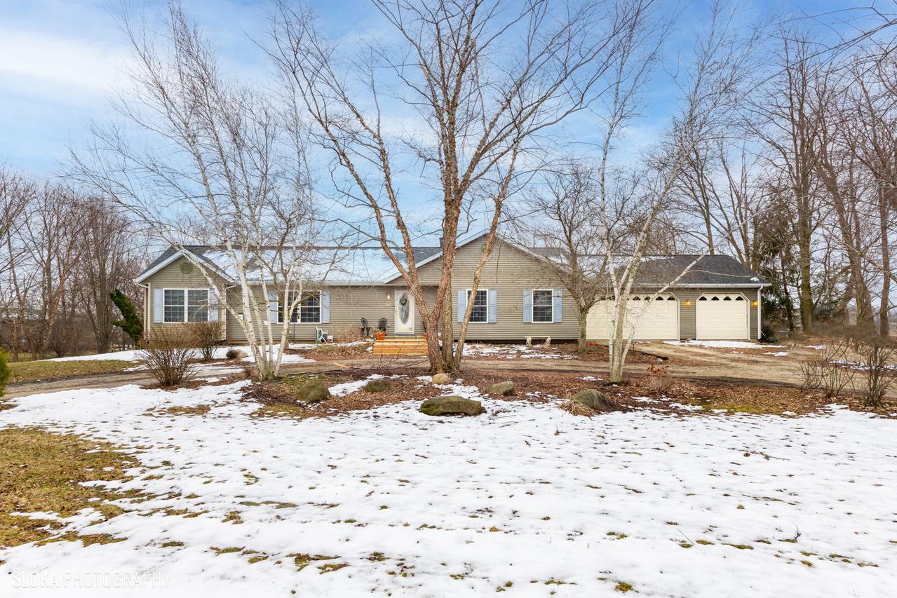 8611 Regnier Rd., Hebron, IL 60034