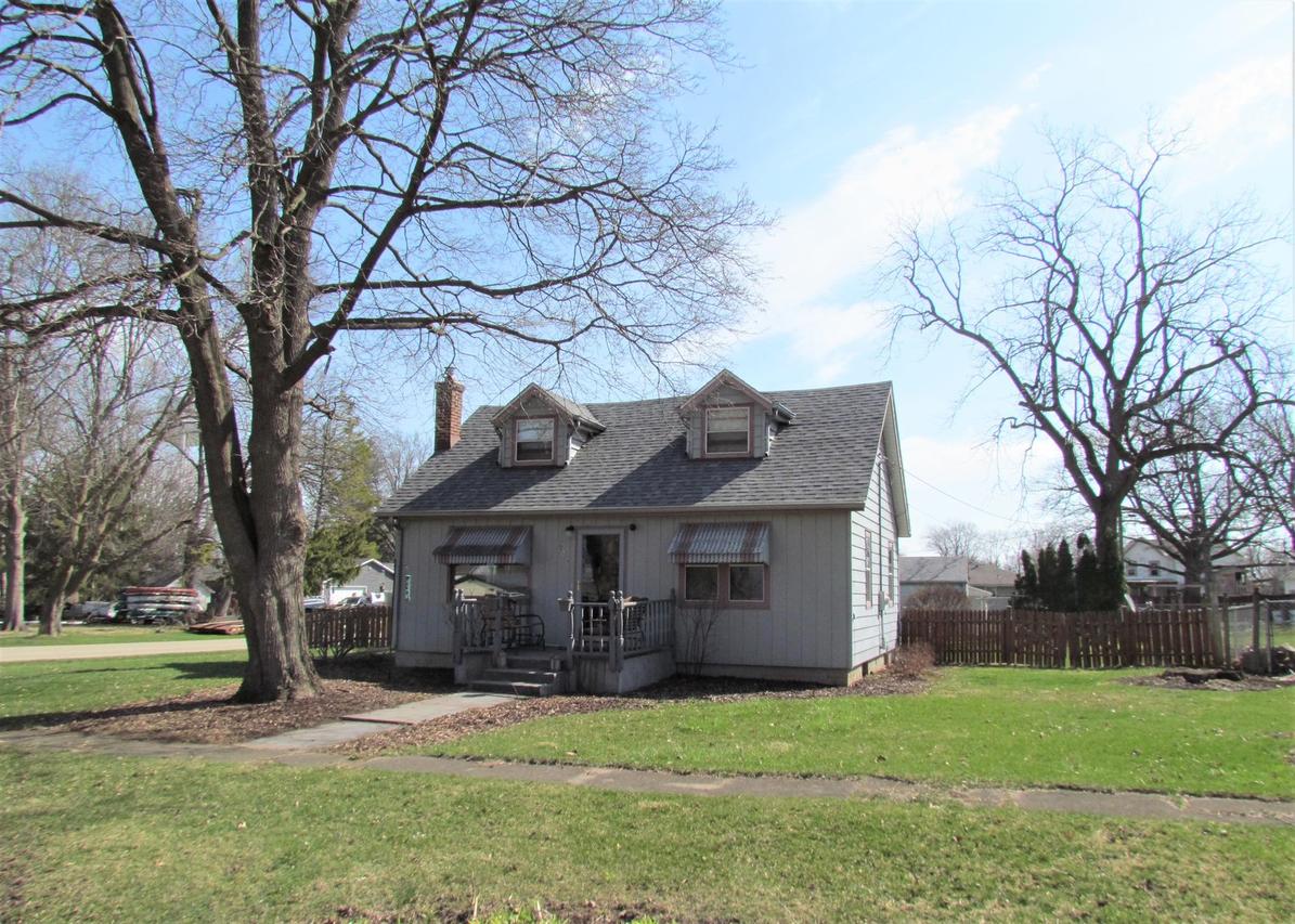 202 S Seward St., Winnebago, IL 61088