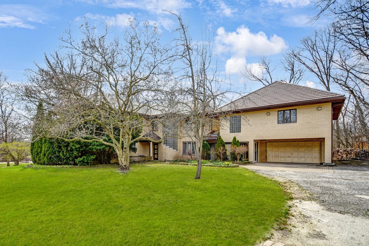 8612 W 127th St., Palos Park, IL 60464